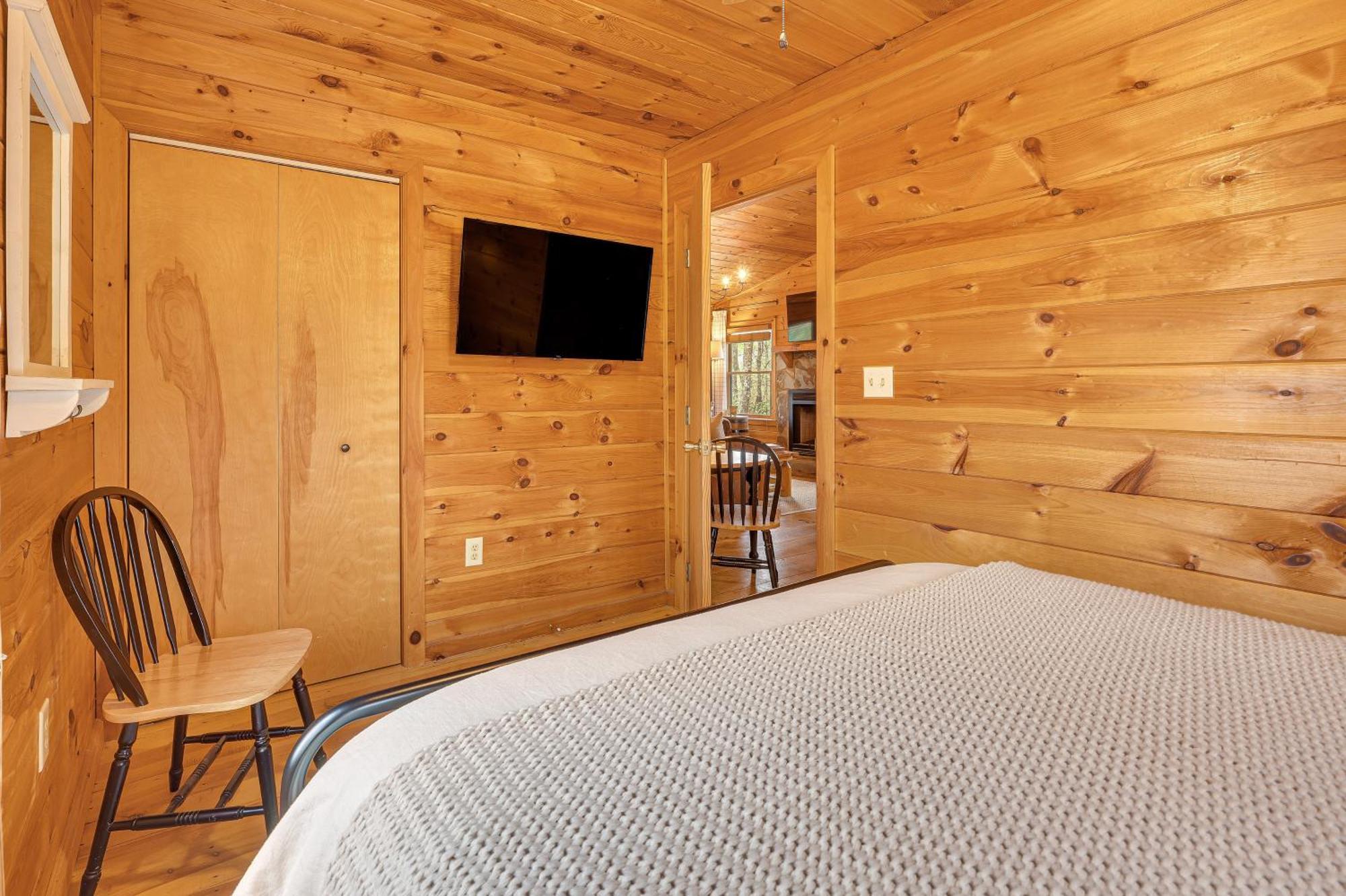 Cozy Cabin In Private Location With Hot Tub And Grill! ブルーリッジ山脈 エクステリア 写真